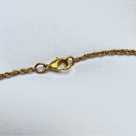 Stunning Gold Tone Necklace Double Heart Pendant Ruby Red Rhinestones VTG Y2K - Picture 4 of 5